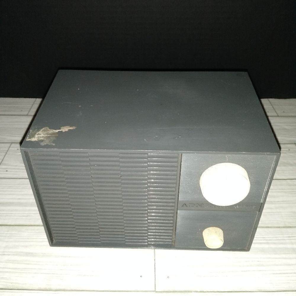 Vintage Admiral Grey Tube AM Radio Y2999